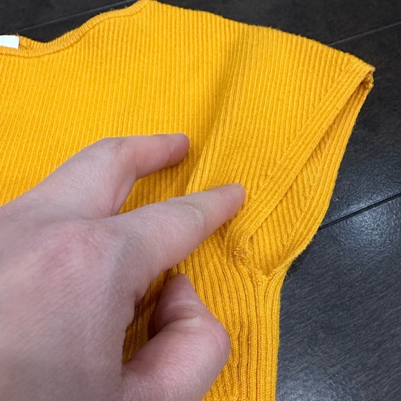 Wilfred Cut Out Yacine Top - Tuscan Yellow - Size XS - Picture 4 of 9